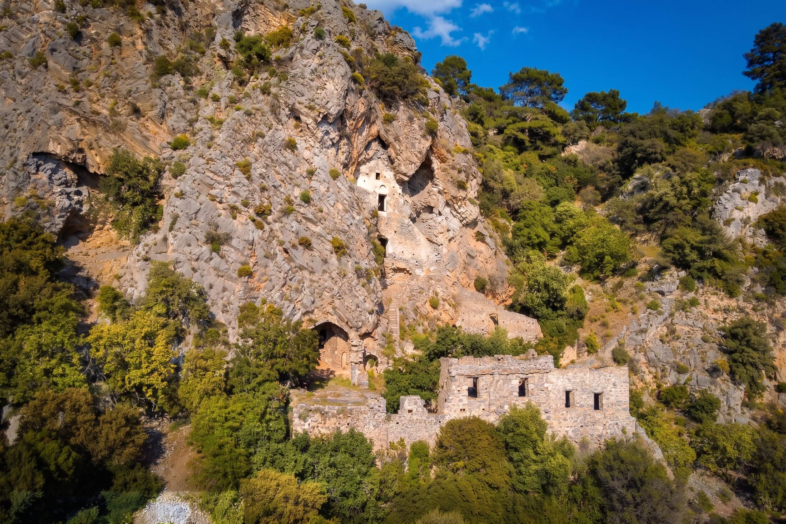 Afkule Manastırı Gezi Rehberi: Fethiye’nin Gizli Uçurum Manastırı