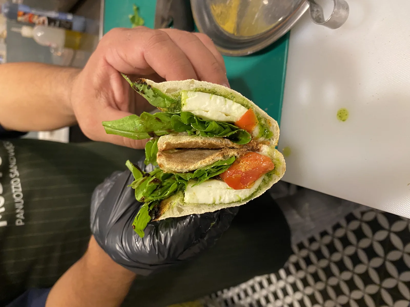 Mustoo Sandwich