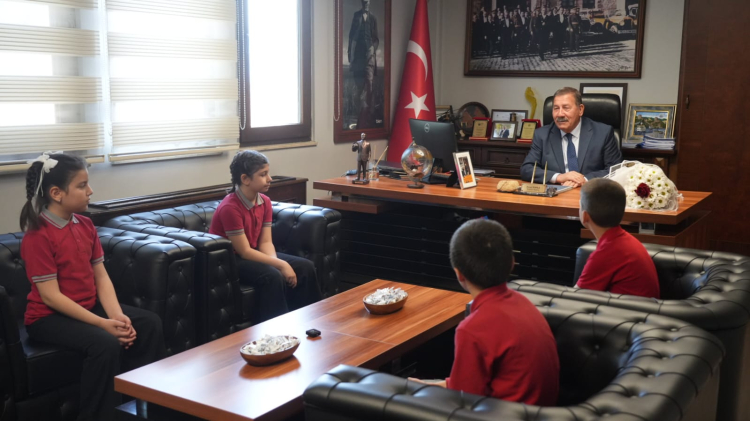 Milas'ta 23 nisan'da Başkanlık Koltuğu &Ouml;ğrenciye Devredildi