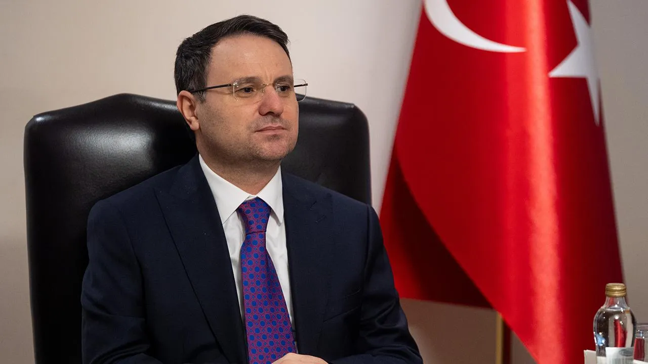 Akın G&uuml;rlek