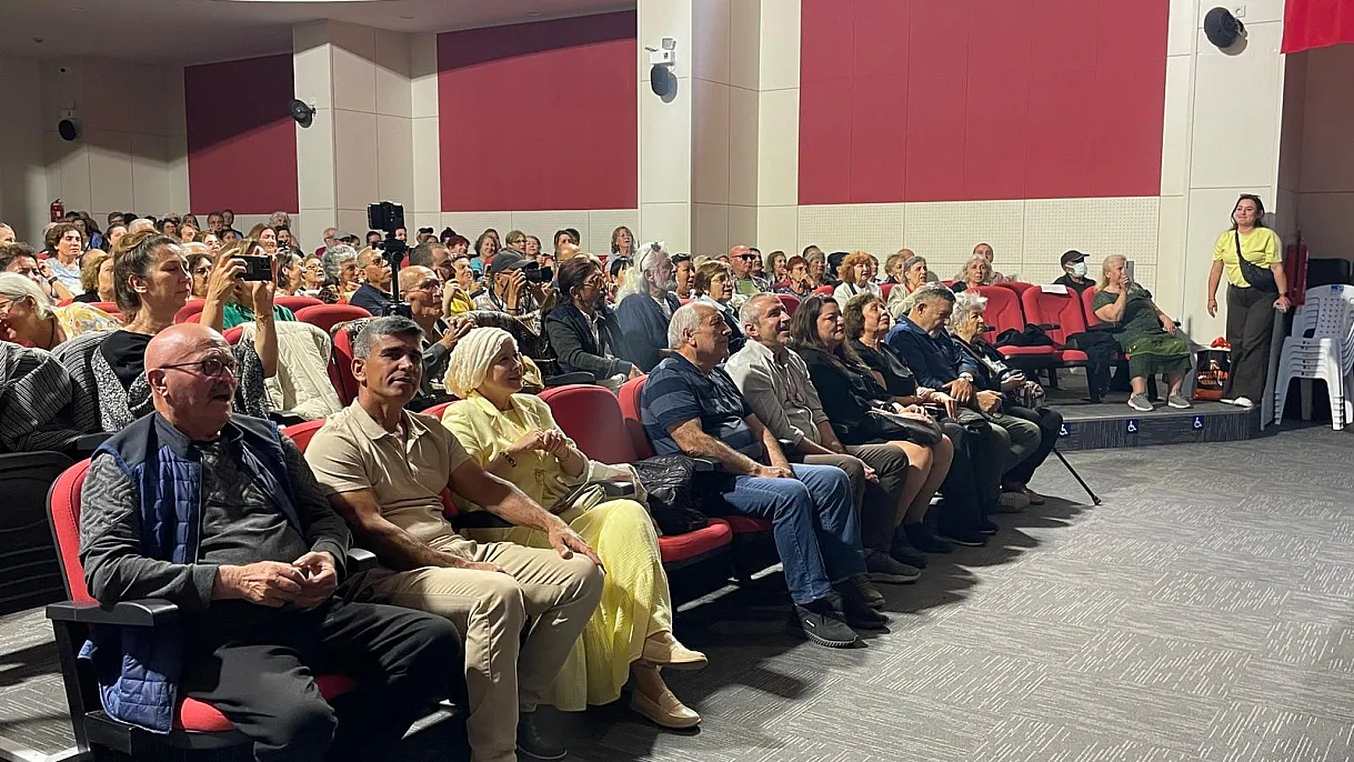 Fethiye'de SAYAP kursiyerlerinden konser ve tiyatro akşamı