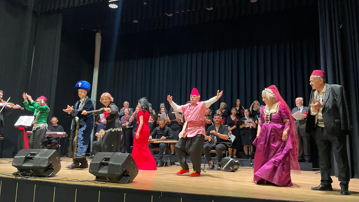 Fethiye'de SAYAP kursiyerlerinden konser ve tiyatro akşamı