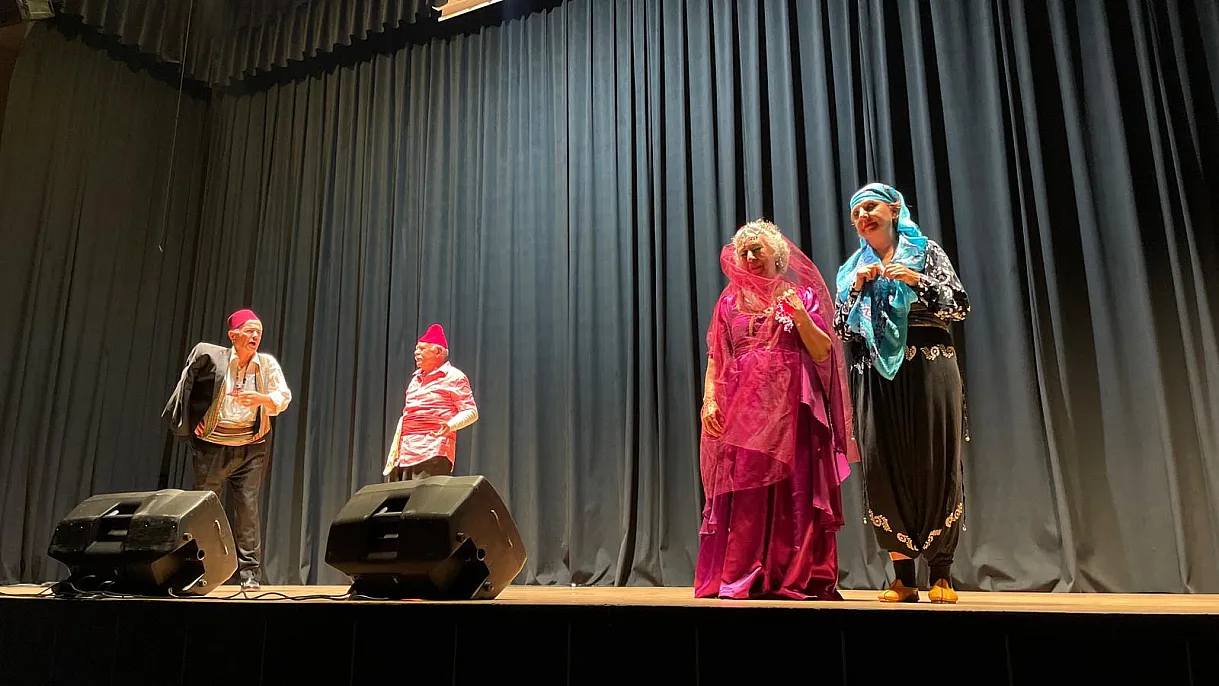 Fethiye'de SAYAP kursiyerlerinden konser ve tiyatro akşamı
