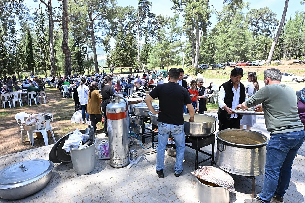 Başkan Alim Karaca İncirköy'de Hıdırellez Şenliğine Katıldı