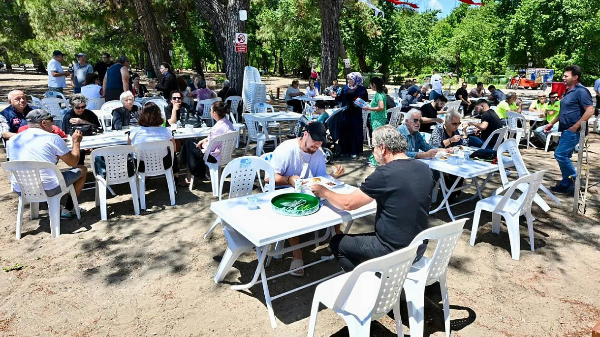 Akmaz Halk Plajı'nda Anlamlı Sezon Açılışı