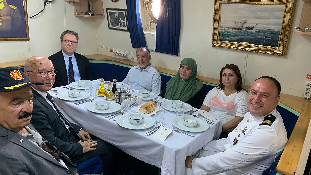 Fethiye'de protokol ve şehit aileleri TCG Köyceğiz'de