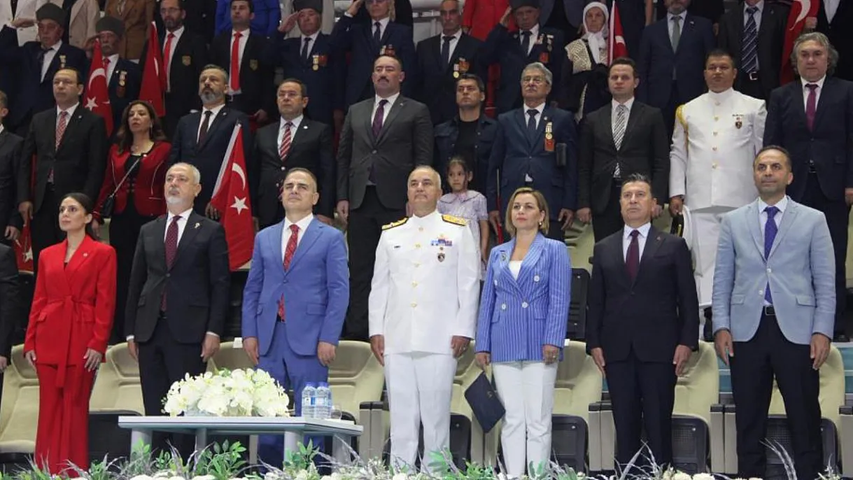 Muğla'daki 19 Mayıs coşkusu salonlara sığmadı