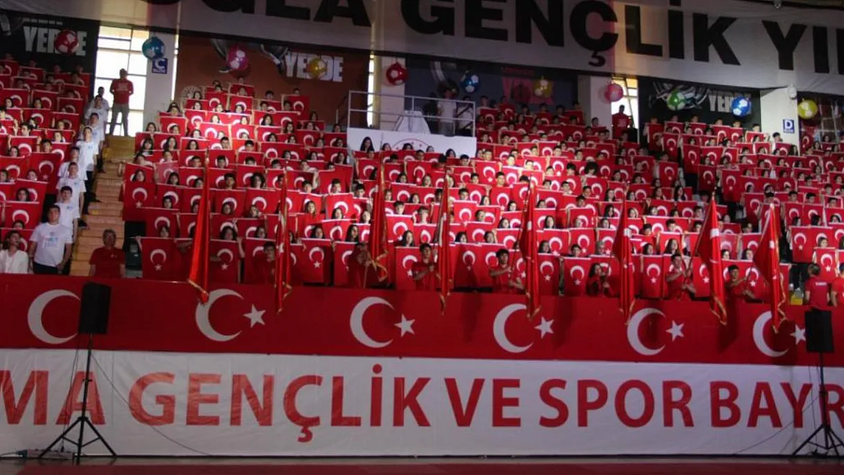 Muğla'daki 19 Mayıs coşkusu salonlara sığmadı