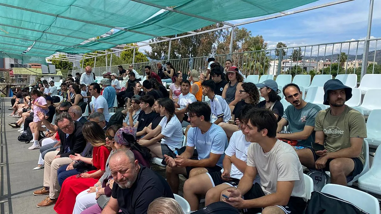Fethiye'de 19 Mayıs etkinliklerine plaj voleybolu renk kattı