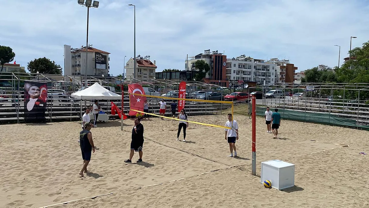 Fethiye'de 19 Mayıs etkinliklerine plaj voleybolu renk kattı