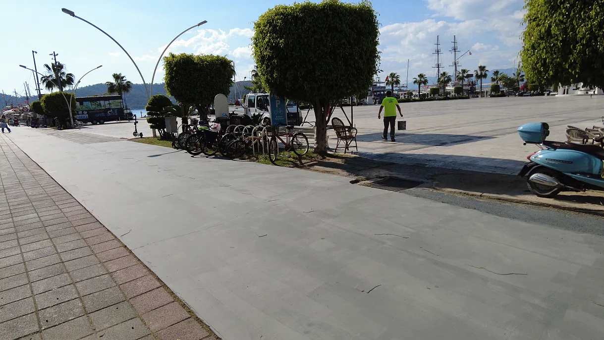 Fethiye'de eski bisiklet yolu boyanarak kapatıldı