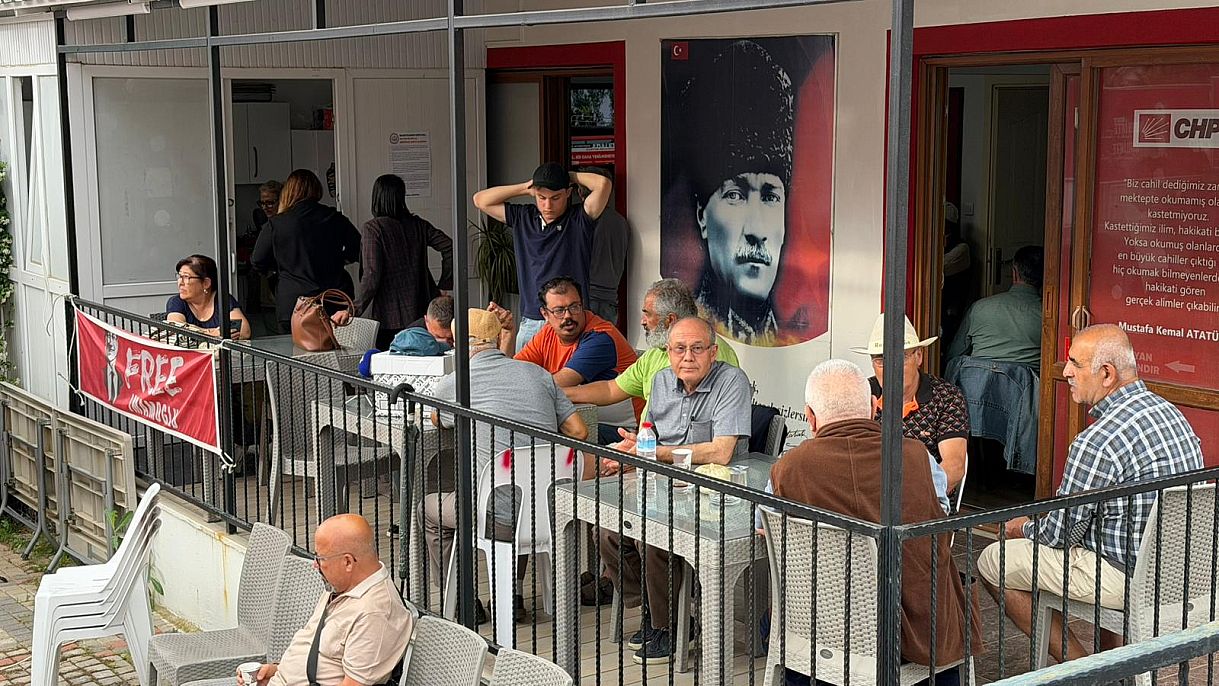 Fethiye’de CHP’liler İlçe Binasında Toplandı