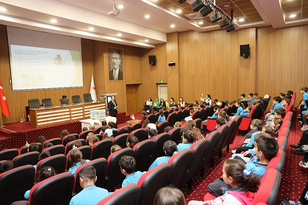 Muğla'da minik öğrenciler arıları ve sağlıklı beslenmeyi öğrendi