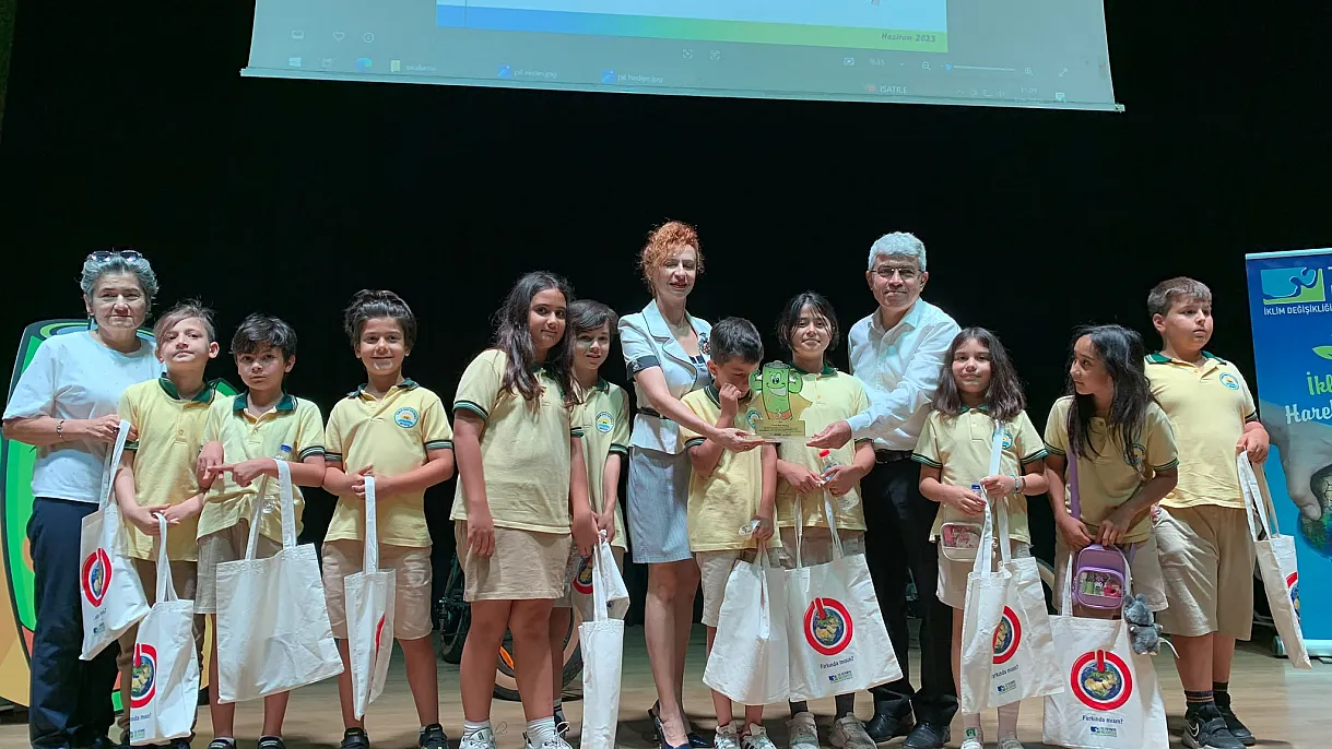Environmentally Conscious Students and Schools Awarded in Fethiye