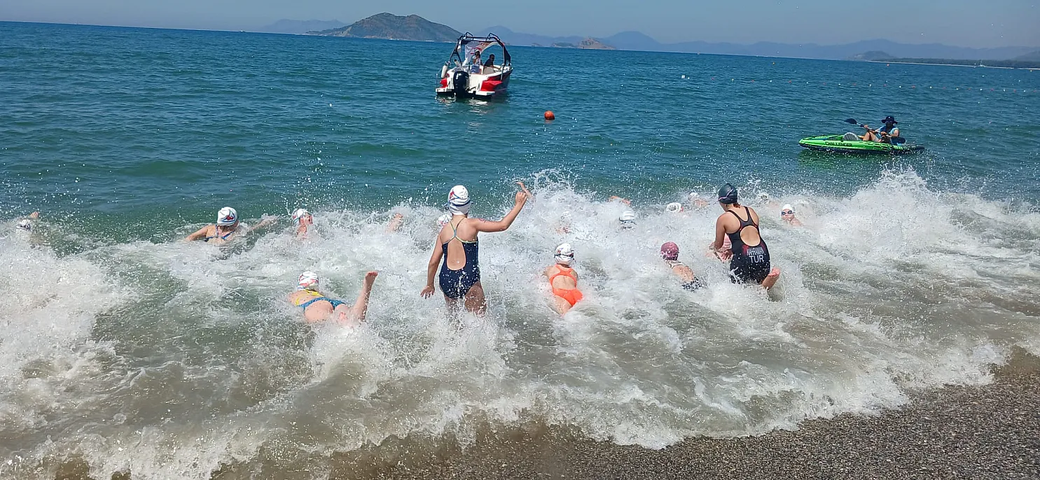 Aquatlon Bölge Şampiyonası Fethiye’de Başladı: 205 Sporcu Çalış Plajı’nda Yarışıyor