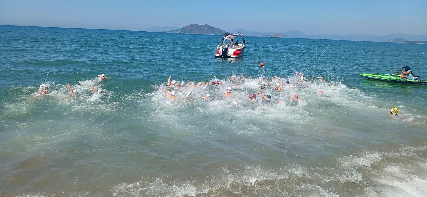 Aquatlon Bölge Şampiyonası Fethiye'de Başladı: 205 Sporcu Çalış Plajı'nda Yarışıyor