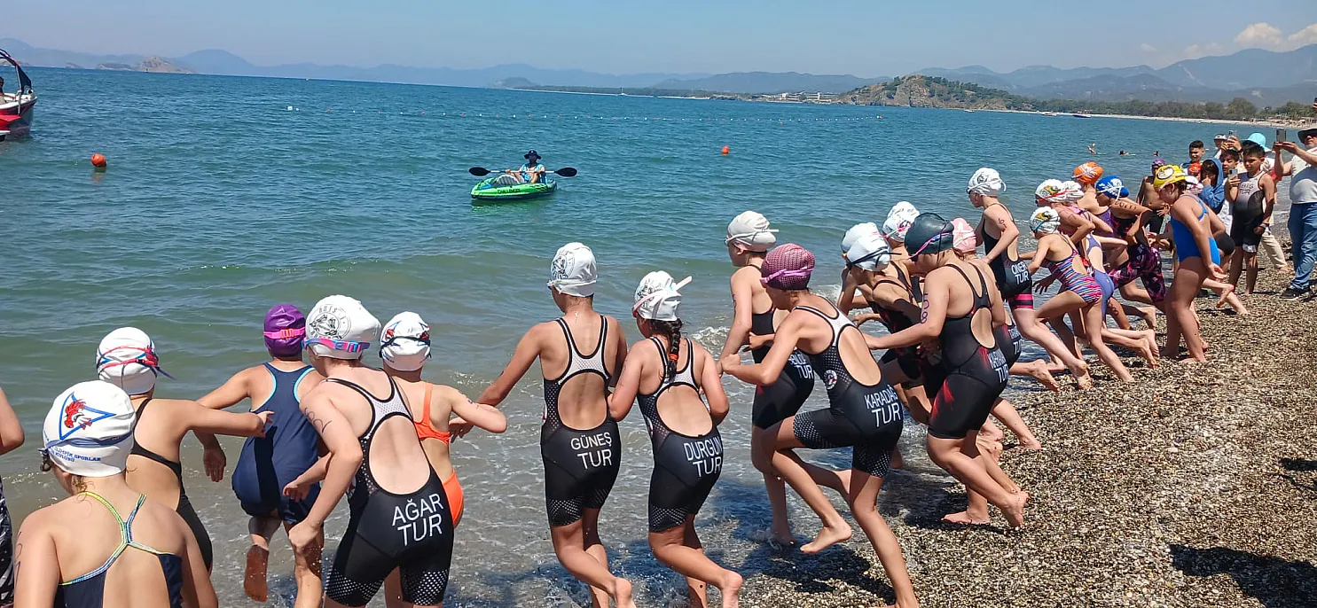 Aquatlon Bölge Şampiyonası Fethiye'de Başladı: 205 Sporcu Çalış Plajı'nda Yarışıyor