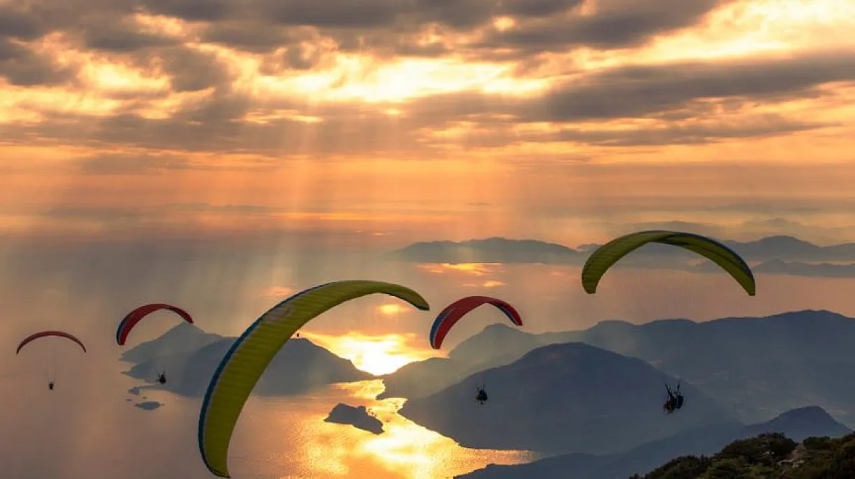 Çinli turistlerin gözdesi: Teleferik ve yamaç paraşütü