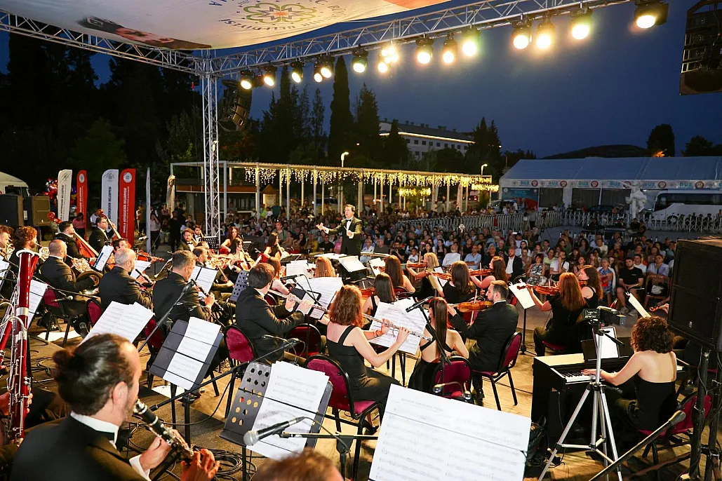 Film Music Echoed in Menteşe City Square