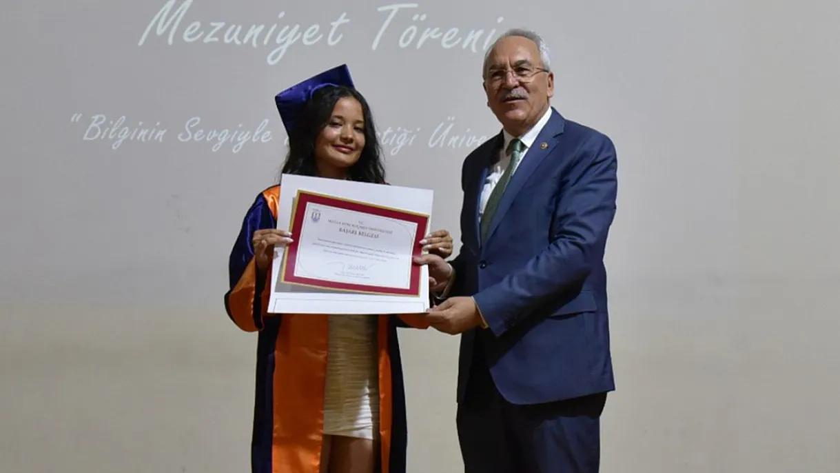 Ula Ali Koçman MYO’da mezuniyet coşkusu
