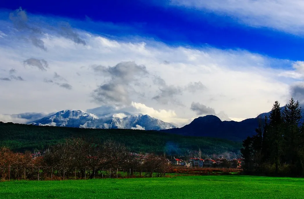 Seydikemer: Partly cloudy, 19 / 38 °C