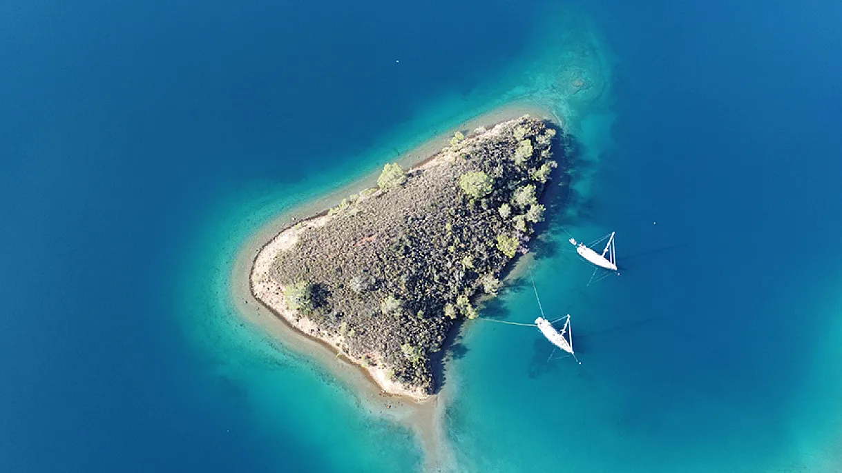 Dalaman: Slightly cloudy, 20 / 34 °C