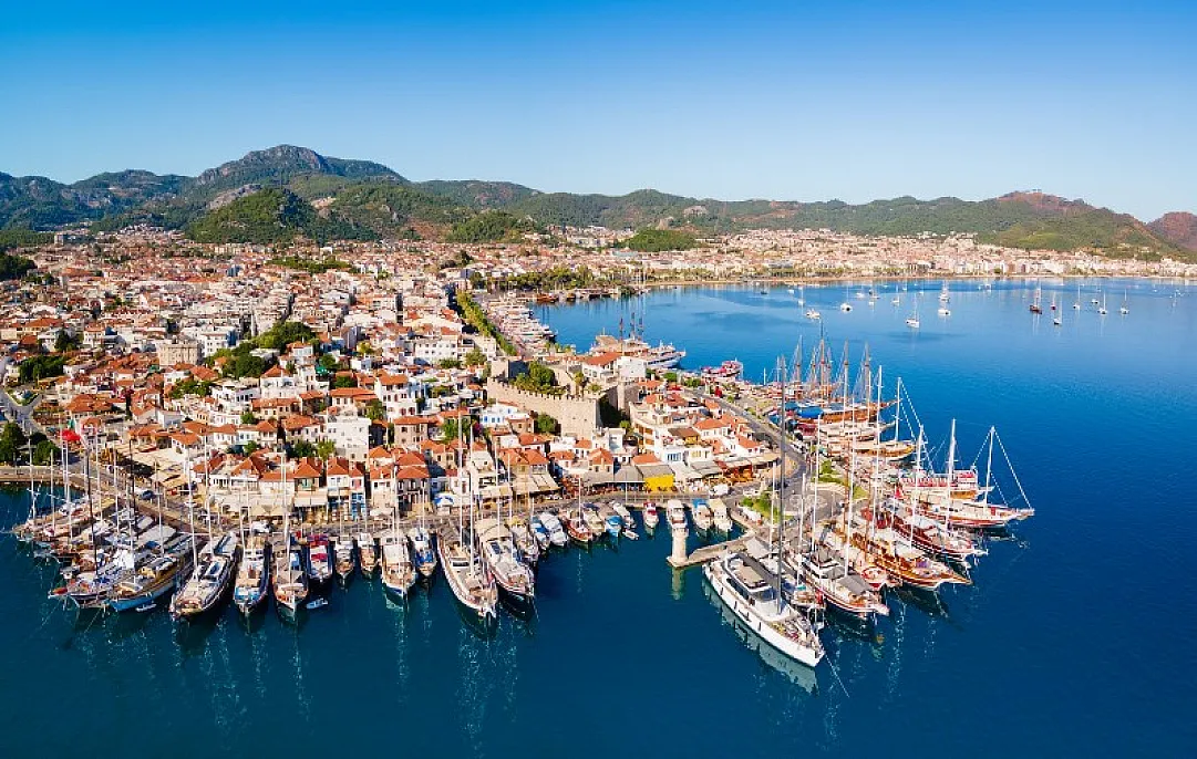 Marmaris: Clear, 23 / 35 °C