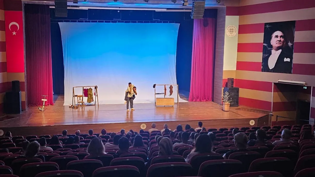 Bodrum Municipality City Theatre met with art lovers in Muğla