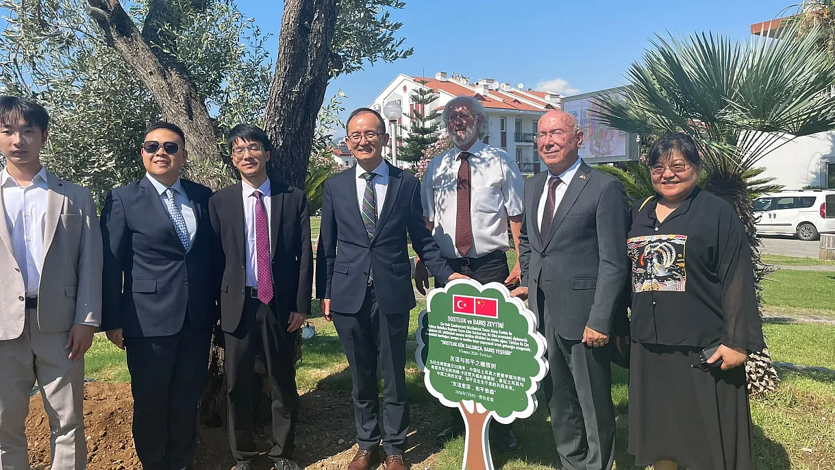 Fethiye'de barışın güvercinleri uçtu, dostluğun zeytini dikildi