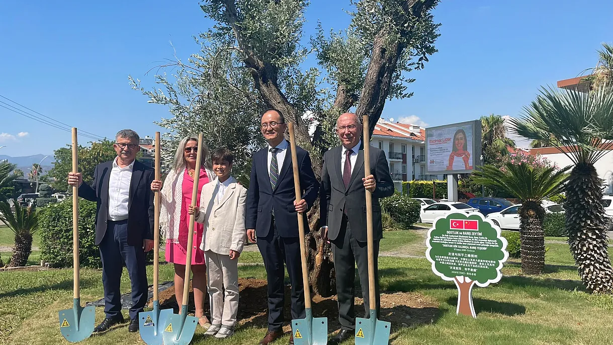 Fethiye'de barışın güvercinleri uçtu, dostluğun zeytini dikildi