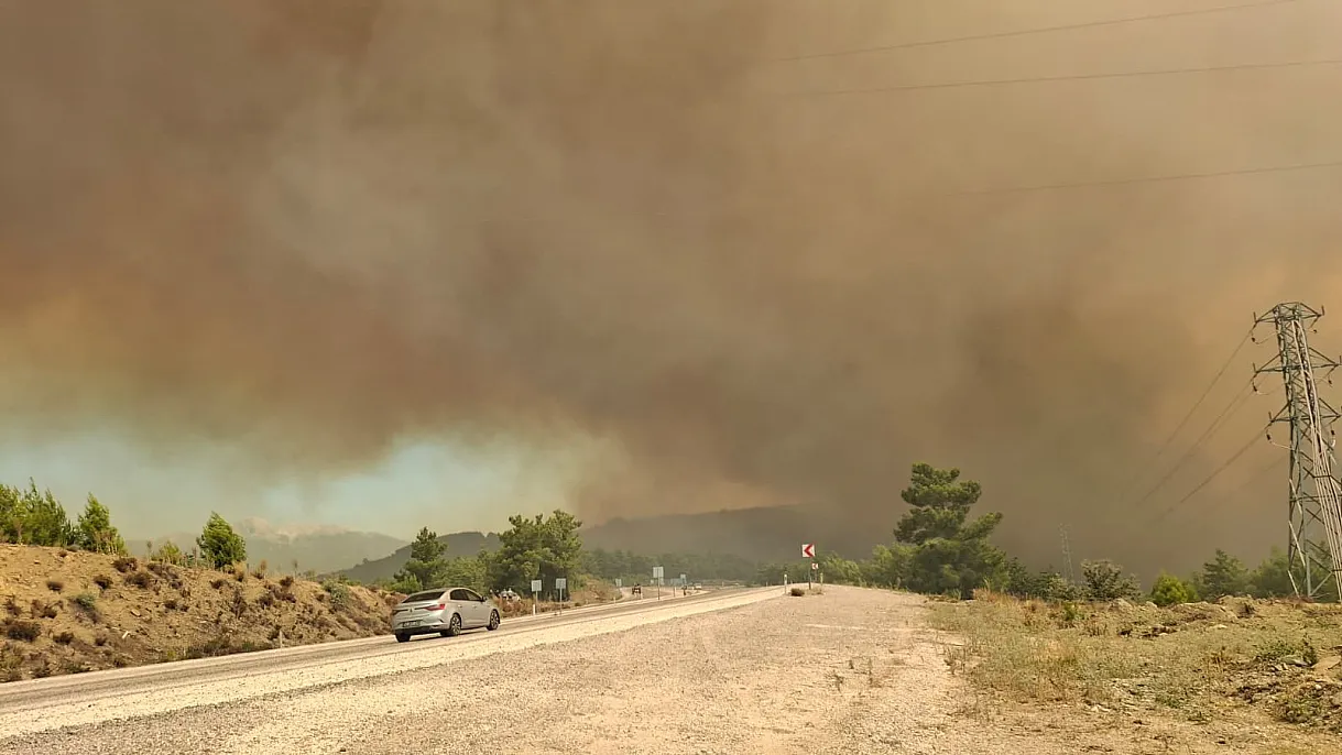 Wind complicates firefighting efforts: Fire grows in Seydikemer