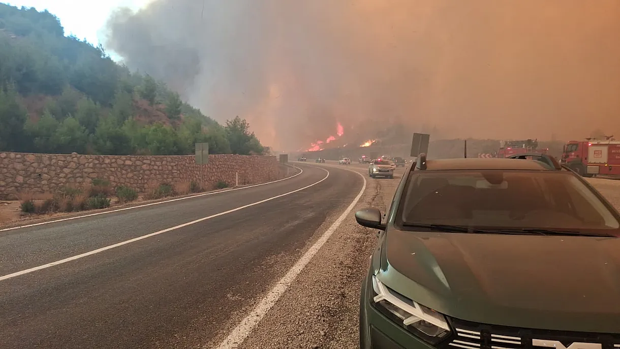 Wind complicates firefighting efforts: Fire grows in Seydikemer