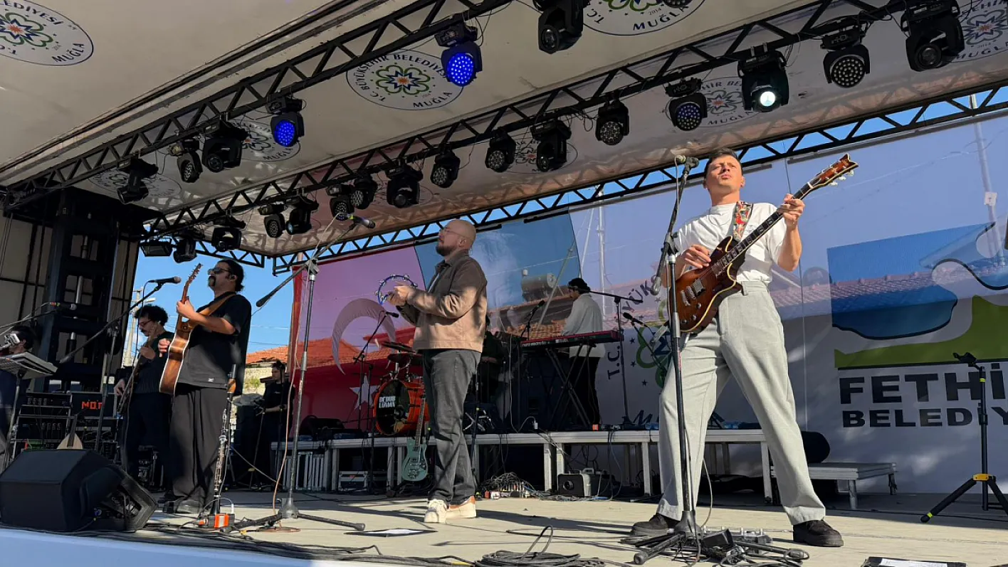 Dedublüman Fethiye'yi coşturdu: Festival görkemli konserle taçlandı