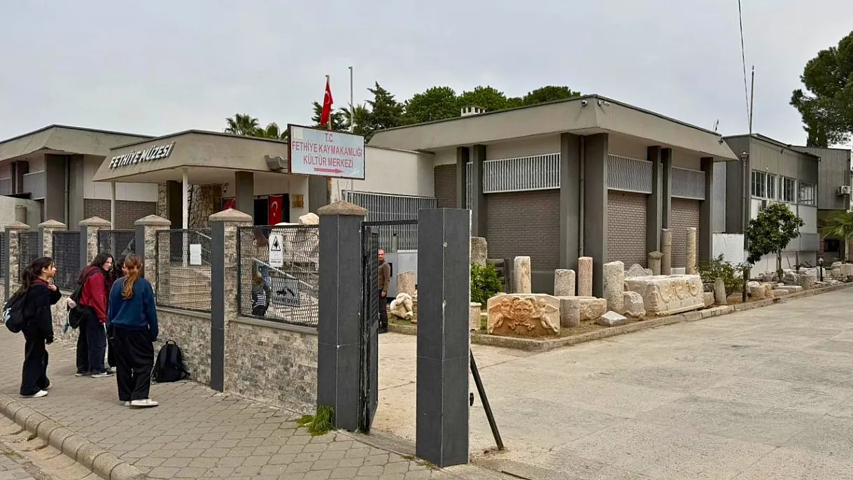 Fethiye'de Sanat Günü coşkusu: İki ayrı sergi sanatseverlerle buluşacak