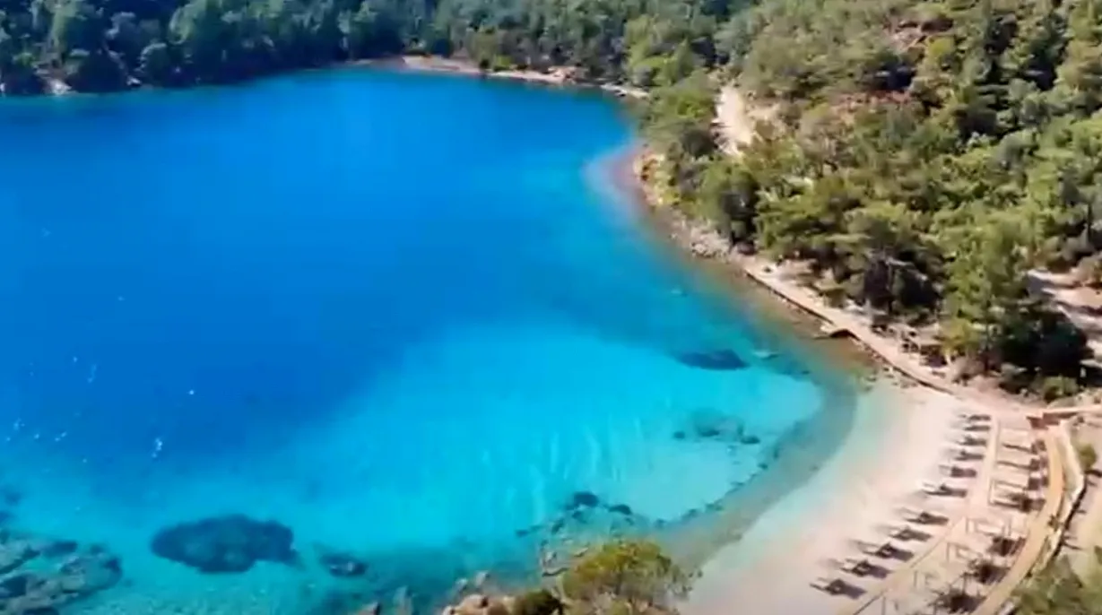 Dağınık görüntüler geride kalıyor.