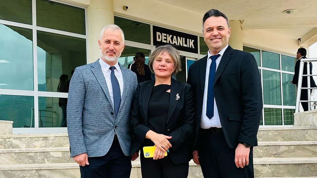 Gün boyu süren oturumlar yoğun ilgi gördü