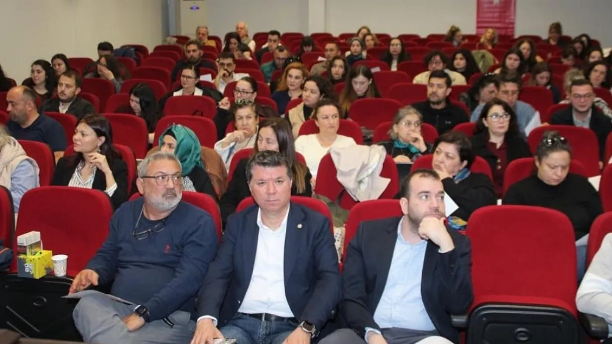 Muğla'da eczacılara meslek içi eğitim programı düzenlendi