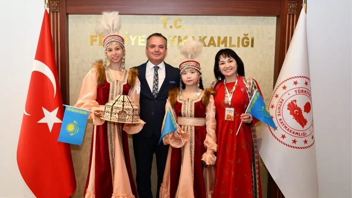 Fethiye’de 23 Nisan etkinlikleri kapsamında yabancı çocuklar ağırlandı