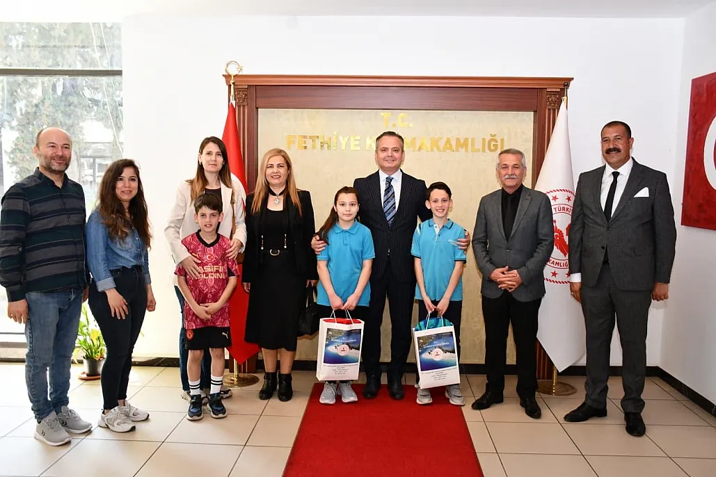 Ziyarete, Fethiye İlçe Milli Eğitim Müdürü Faruk Kaya, okul müdürü ve öğretmenler de katıldı