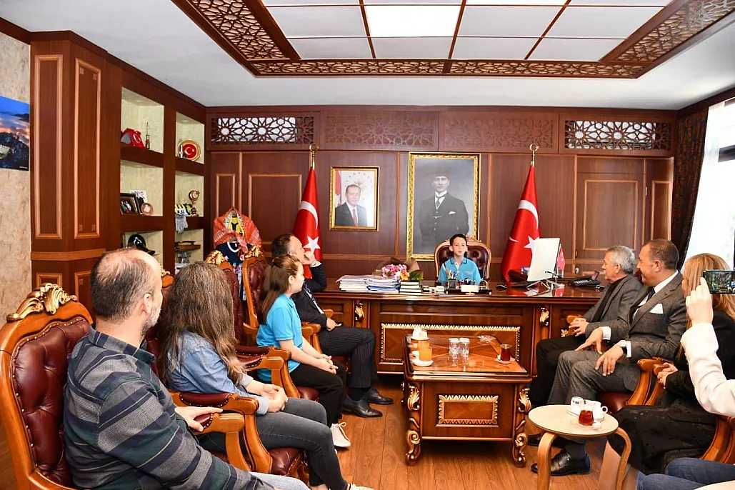 Kaymakam Akkaya, öğrencilere eğitim hayatlarında başarılar diledi