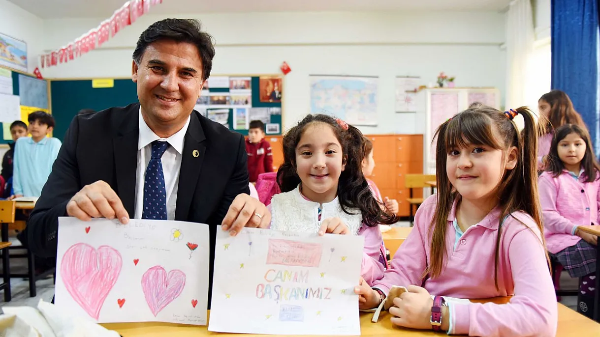 Çocuklarımızın hayallerinin gerçeğe dönüştüğü bir gelecek diliyorum