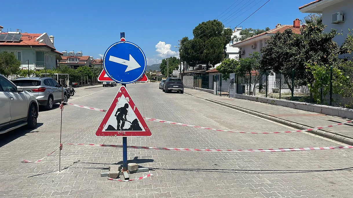 Fethiye Belediyesi Yerguzlar Caddesi’nde parke yenileme çalışmasına başladı