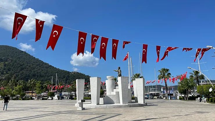 Fethiye Beşkaza Meydanı 23 Nisan’a hazır: ‘Uluslararası Çocuk Şenliği’ yarın başlıyor
