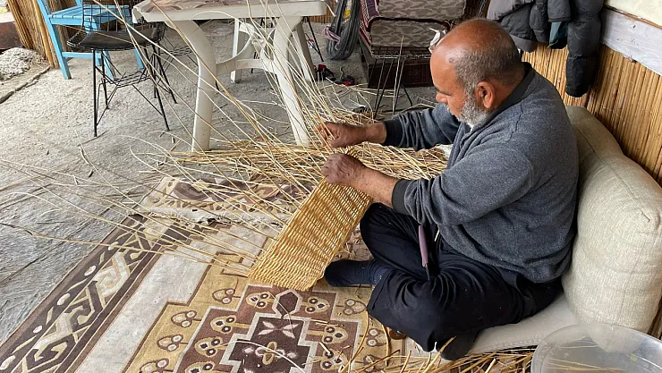 Fethiye’de 40 Yıllık Usta Geleneksel Sepet Örücülüğünü Yaşatıyor