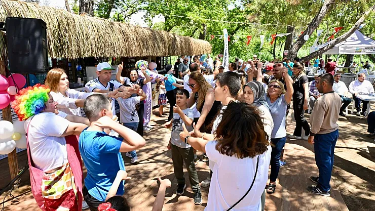 Akmaz Halk Plajı’nda Anlamlı Sezon Açılışı