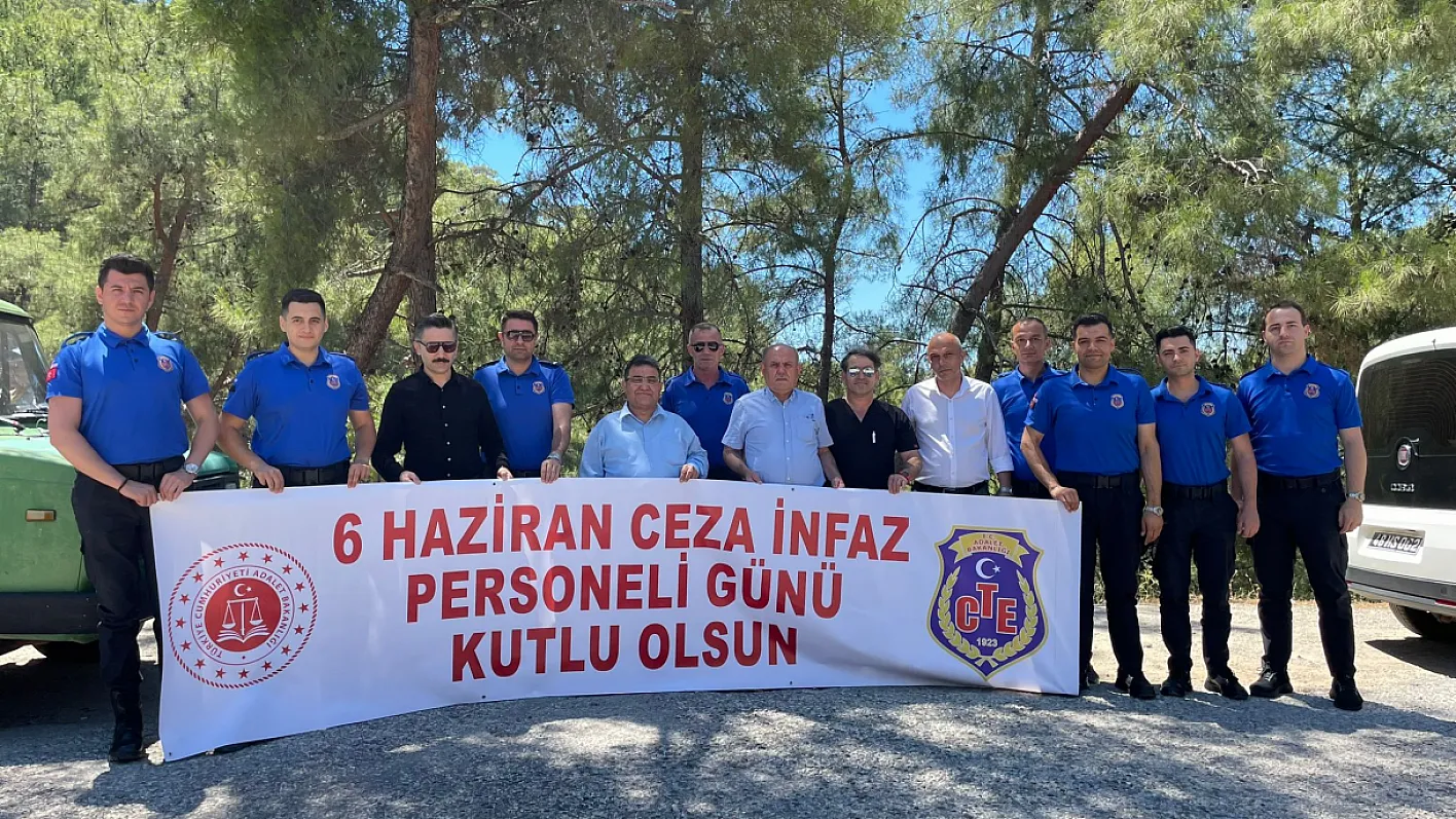 Environmental cleaning on the Peninsula by Seydikemer Eşen Open Penal Institution