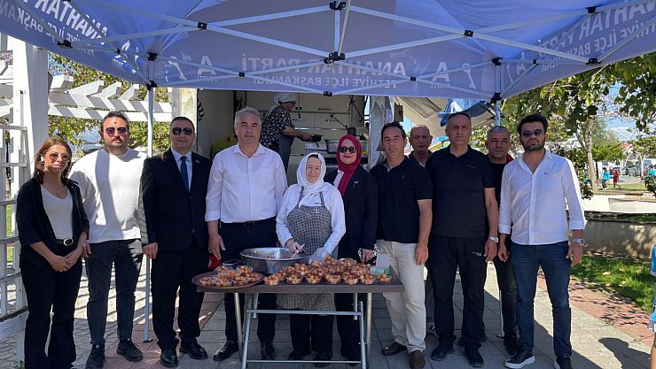Fethiye’de Anahtar Parti’den şehitler ve gaziler için lokma hayrı