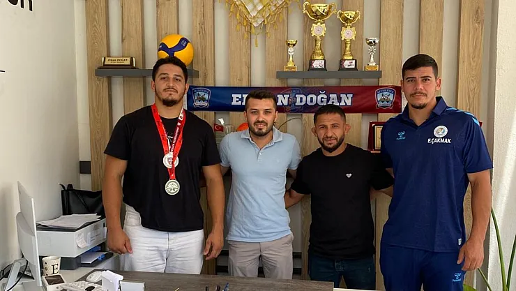 Kırkpınar'ın Madalyalı Pehlivanlarından SEGİAD'a ziyaret