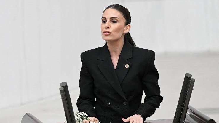 Gizem Özcan’dan Göcek Tüneli İddialarına Sert Tepki: “Yangına Giden Araçlardan Ücret Alınması Kabul Edilemez”