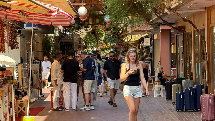 Fethiye Paspatur Çarşısı’nda Pazar Hareketliliği